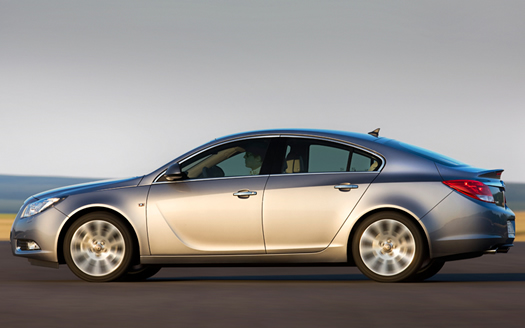 Opel Insignia poza laterala